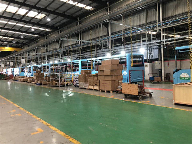 Minibus électrique de 7 m de long avec 200 km de kilométrage et direction LHD pour les transports en commun