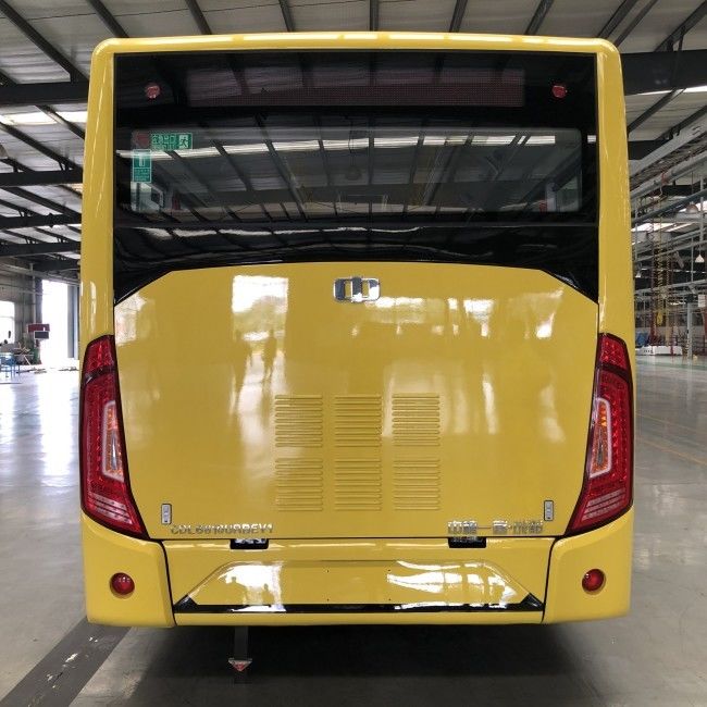 Deux bus électriques urbains à batterie de 8 m avec 2 portes, une puissance de batterie de 198,4 kWh, 29 sièges et conduite à gauche