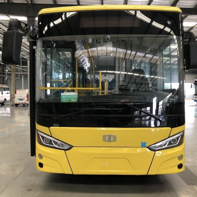 Deux bus électriques urbains à batterie de 8 m avec 2 portes, une puissance de batterie de 198,4 kWh, 29 sièges et conduite à gauche