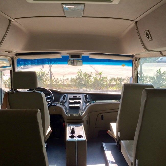 Autobus électrique de 18 places avec une autonomie de croisière de 200 km et une batterie de 89,7 kWh pour le transport public