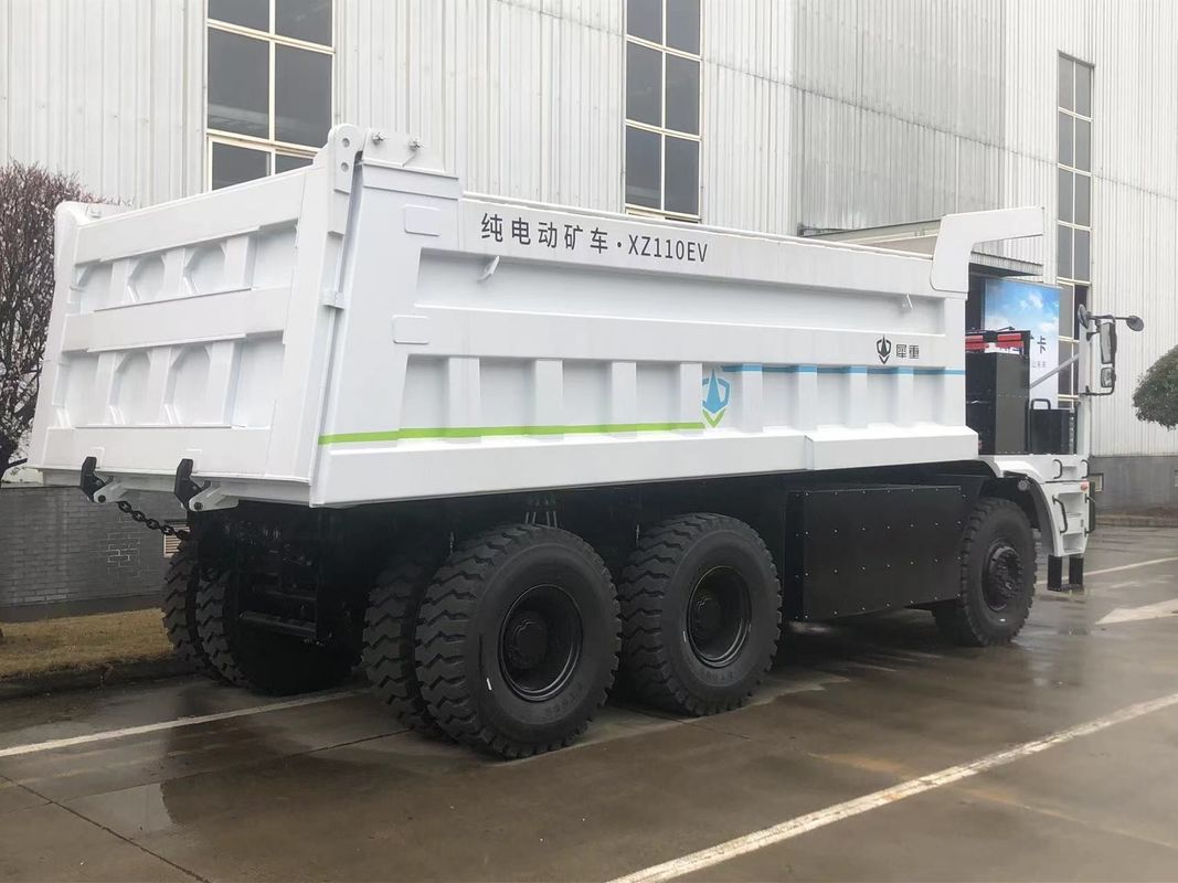Camion minier électrique à charge utile de 110 tonnes équipé d'une batterie LFP de 528 kWh pour le transport autonome de marchandises sans émission