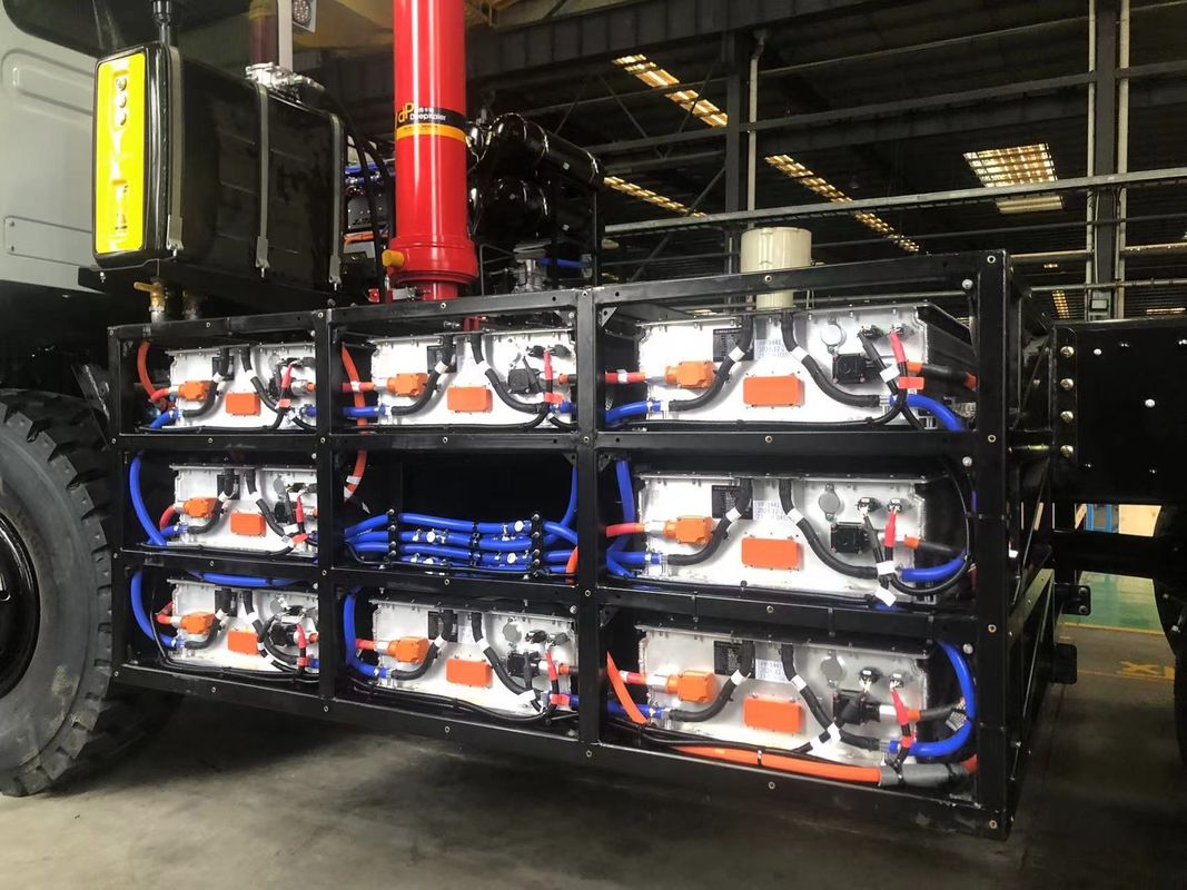 Camion minier électrique à charge utile de 110 tonnes équipé d'une batterie LFP de 528 kWh pour le transport autonome de marchandises sans émission