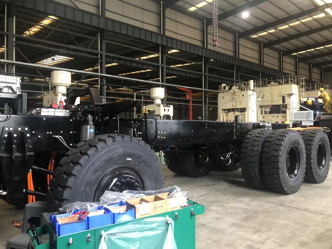 Camion minier électrique à charge utile de 110 tonnes équipé d'une batterie LFP de 528 kWh pour le transport autonome de marchandises sans émission