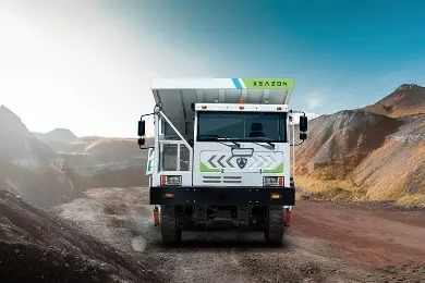Tracteur minier électrique de 110 tonnes, vitesse maximale de 40 km/h, zéro émission